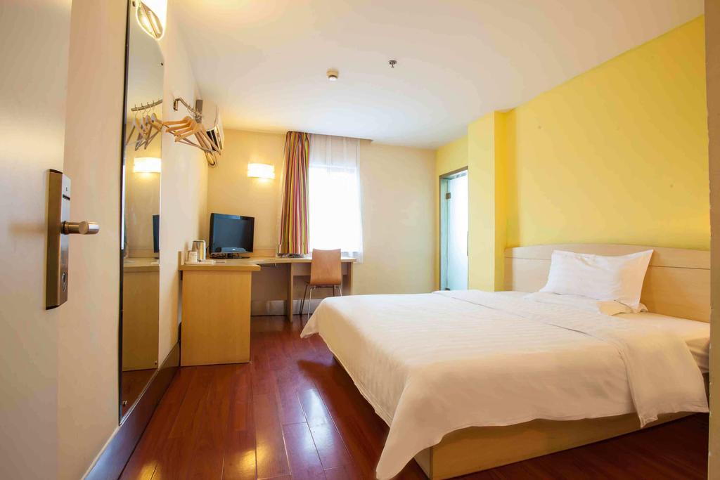 7Days Inn Changsha Jingwanzi International Furniture Square Bilik gambar